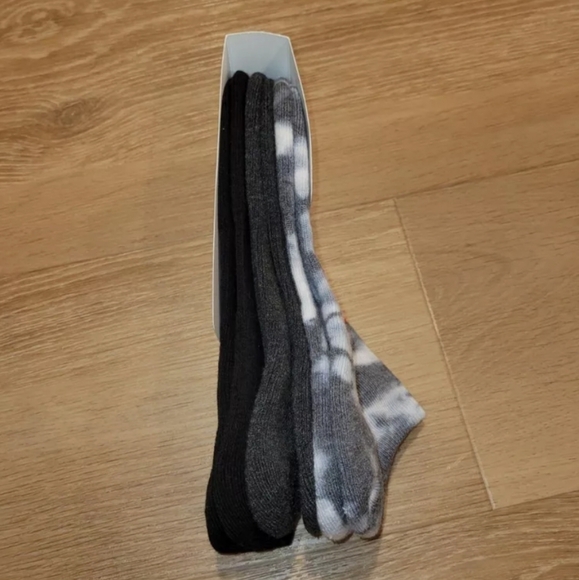 NWT Men's Champion 3 Pairs Super No Show Socks - Picture 7 of 9